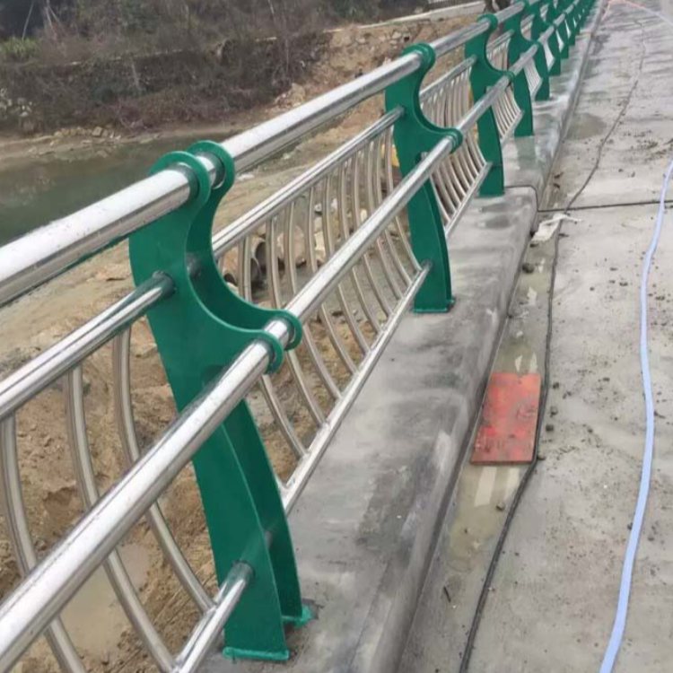 不銹鋼道路護(hù)欄